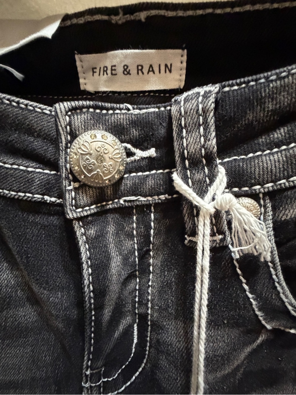 Fire & Rain Slim Mid-Rise Charcoal Bootcut Jeans - Picture 3 of 9